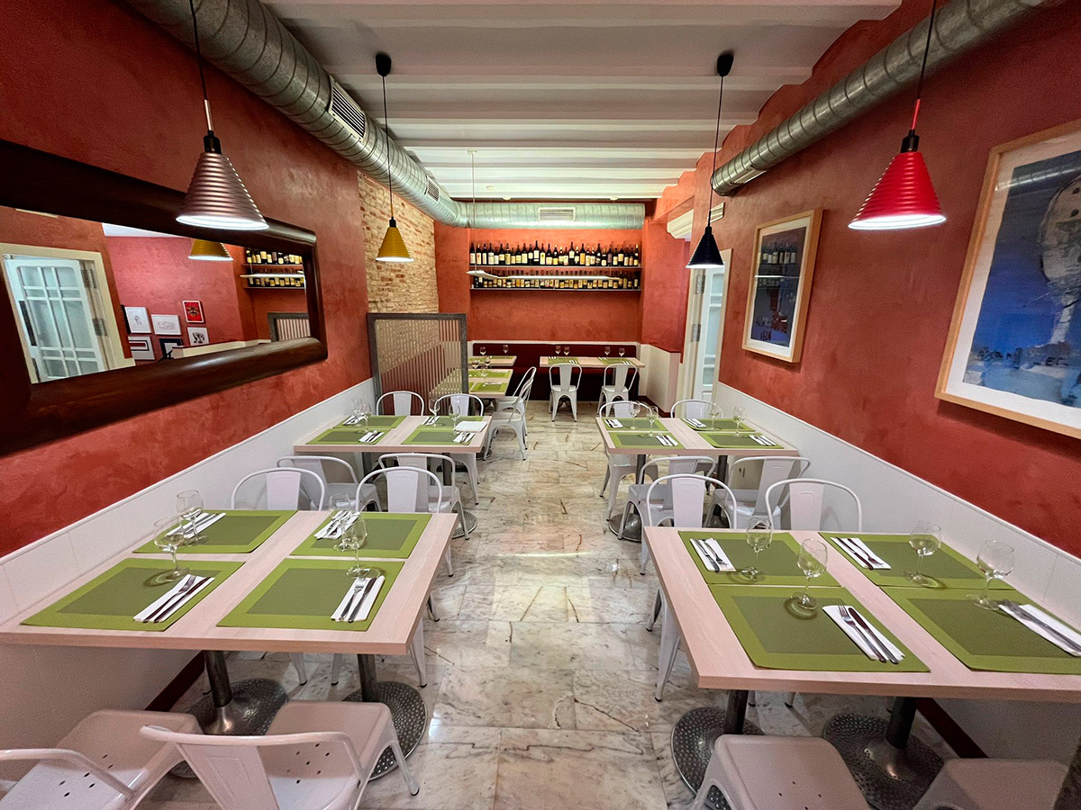 Imagen Corporativa Zaragoza. Diseño gráfico. Diseño rótulo y mural. Logotipo La Tarantella. Tarjetas corporativas. Cartas Restaurante. Dípticos. Trípticos. Catálogos. Papelería. Tarjetas. Packaging. Zaragoza. Diseño de Imagen Corporativa Zaragoza