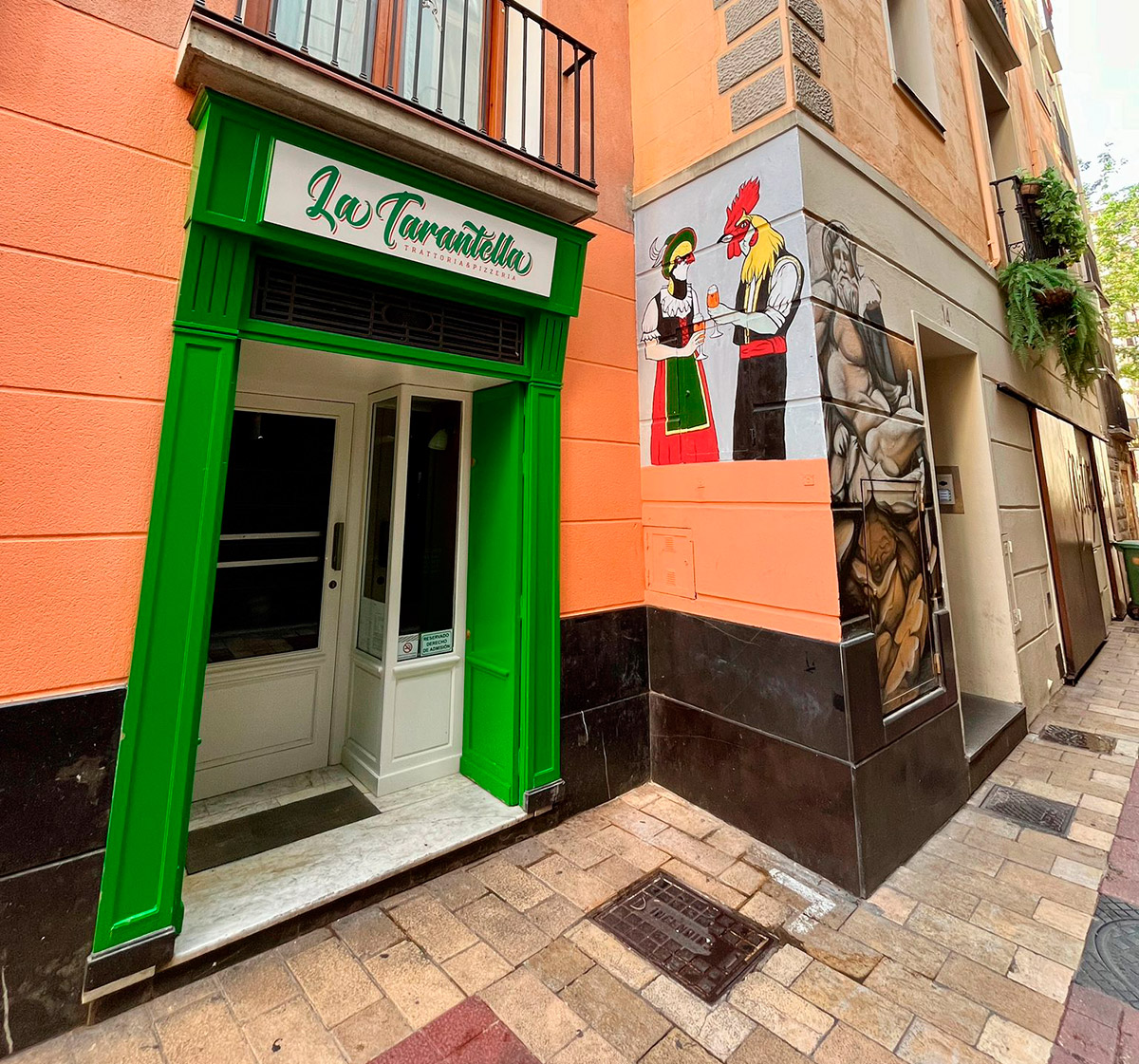 Imagen Corporativa Zaragoza. Diseño gráfico. Diseño mural. Logotipo La Tarantella. Tarjetas corporativas. Cartas Restaurante. Dípticos. Trípticos. Catálogos. Papelería. Tarjetas. Packaging. Zaragoza. Diseño de Imagen Corporativa Zaragoza